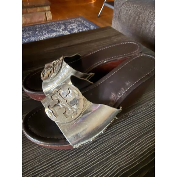Tory Burch Metallic Silver Wedges Sz. 9 - Picture 2 of 8